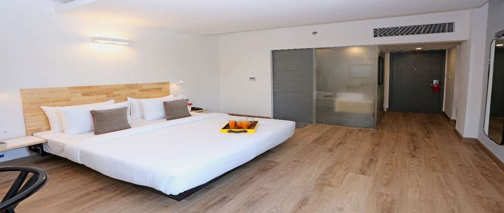Oyo Townhouse 015 Lajpat Nagar Hotel New Delhi Room photo